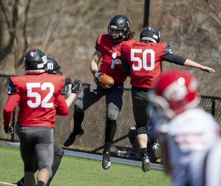 Doody's 3 TD catches keep Marblehead unbeaten, give Rudloff 100th coaching win